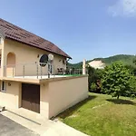 Villa Green Oasis Jakuzzi&Swimming Pool サラエヴォ