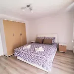 ヴィラ Villa Green Oasis Jakuzzi&Swimming Pool サラエヴォ