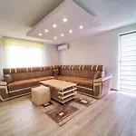 Villa Green Oasis Jakuzzi&Swimming Pool *