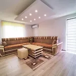 Villa Oasis Jakuzzi&swimming Pool