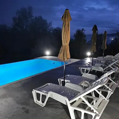 Oasis With Pool וילה *