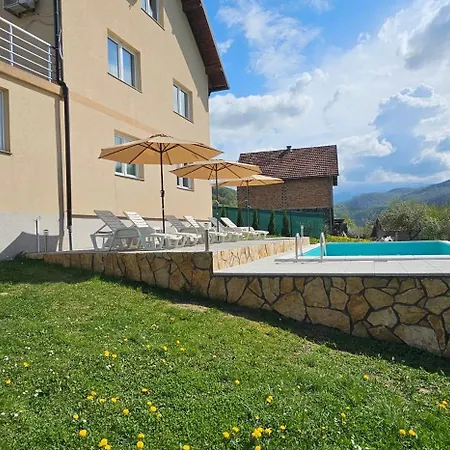 Villa Green Oasis Jakuzzi&Swimming Pool * サラエヴォ