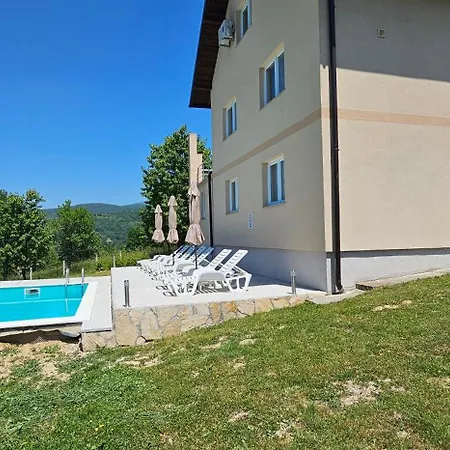 ヴィラ Oasis With Pool *