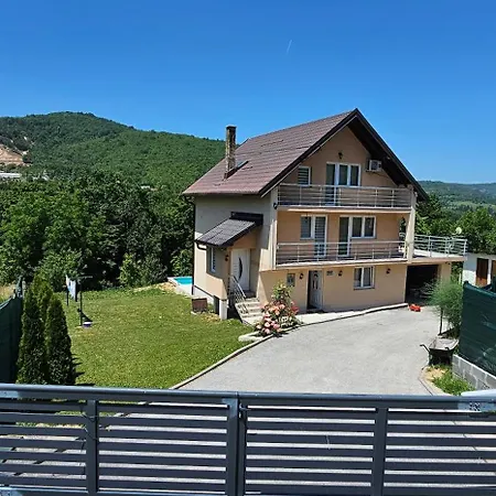 Villa Oasis With Pool