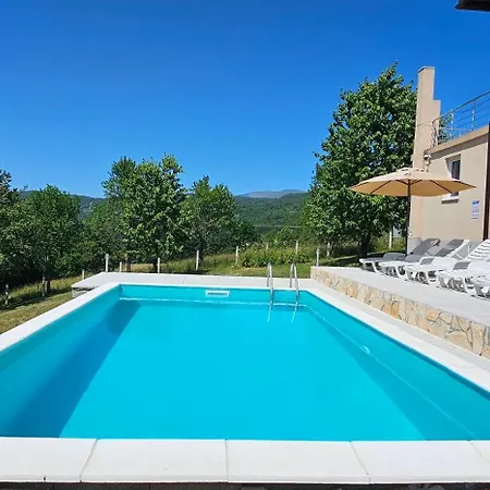 Oasis With Pool Villa