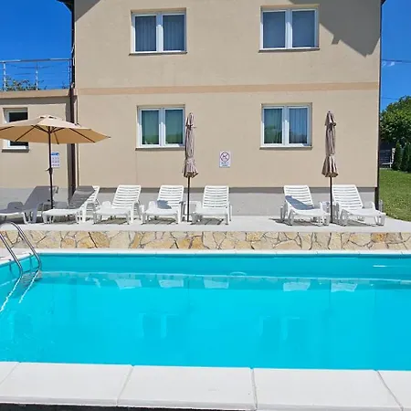 Oasis With Pool Villa