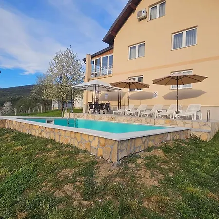 Oasis Jakuzzi&swimming Pool