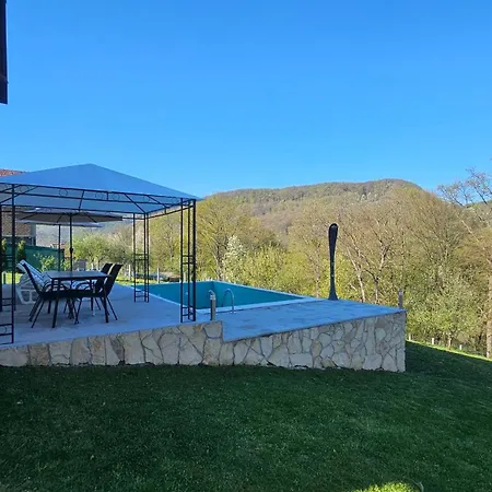 Oasis Jakuzzi&swimming Pool
