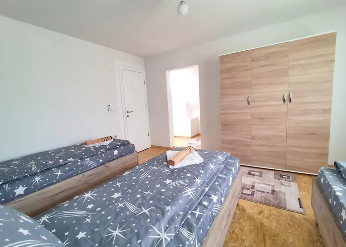 Villa Green Oasis Jakuzzi&Swimming Pool 塞拉耶佛