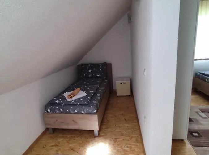 Villa Green Oasis Jakuzzi&Swimming Pool * 塞拉耶佛