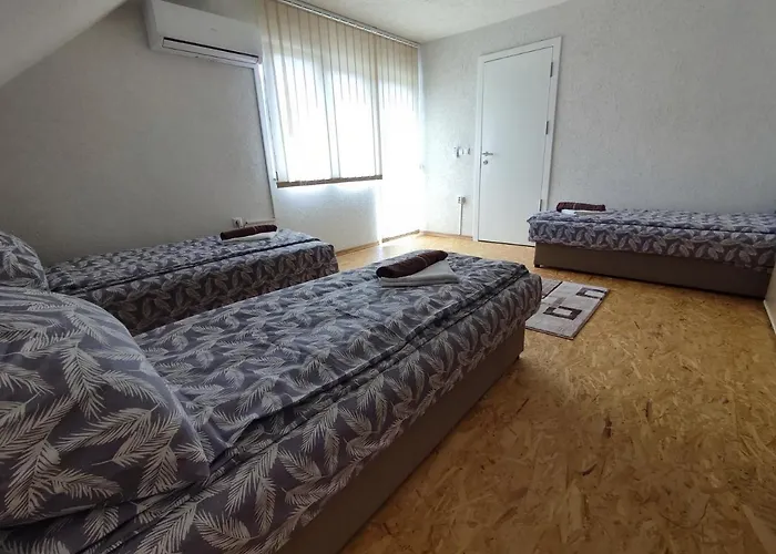 Villa Green Oasis Jakuzzi&Swimming Pool 别墅 *