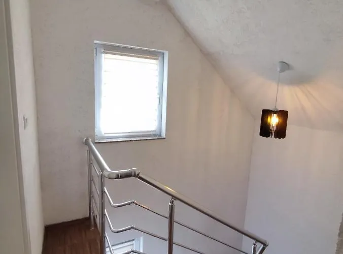 Villa Green Oasis Jakuzzi&Swimming Pool 别墅