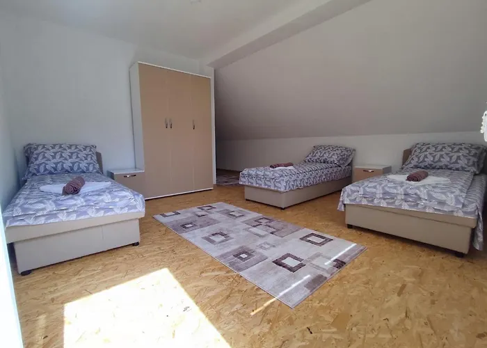 Villa Green Oasis Jakuzzi&Swimming Pool 别墅